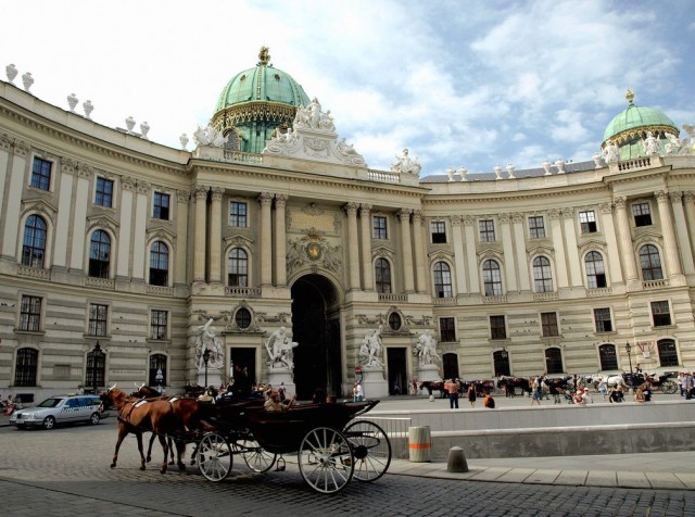 Excursion trip across imperial Vienna