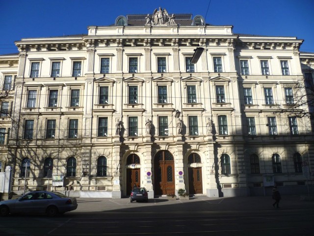 The Vienna honey institute - history, names, merits